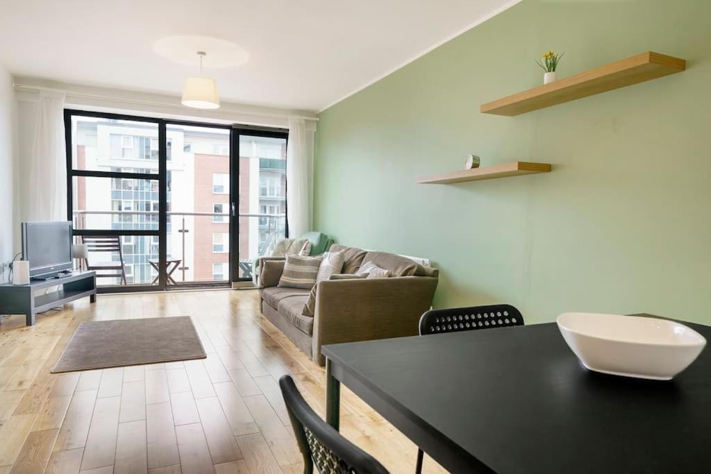 Stylish City Centre 2 Bedroom Apartment With Belfast Cityscape View Dış mekan fotoğraf