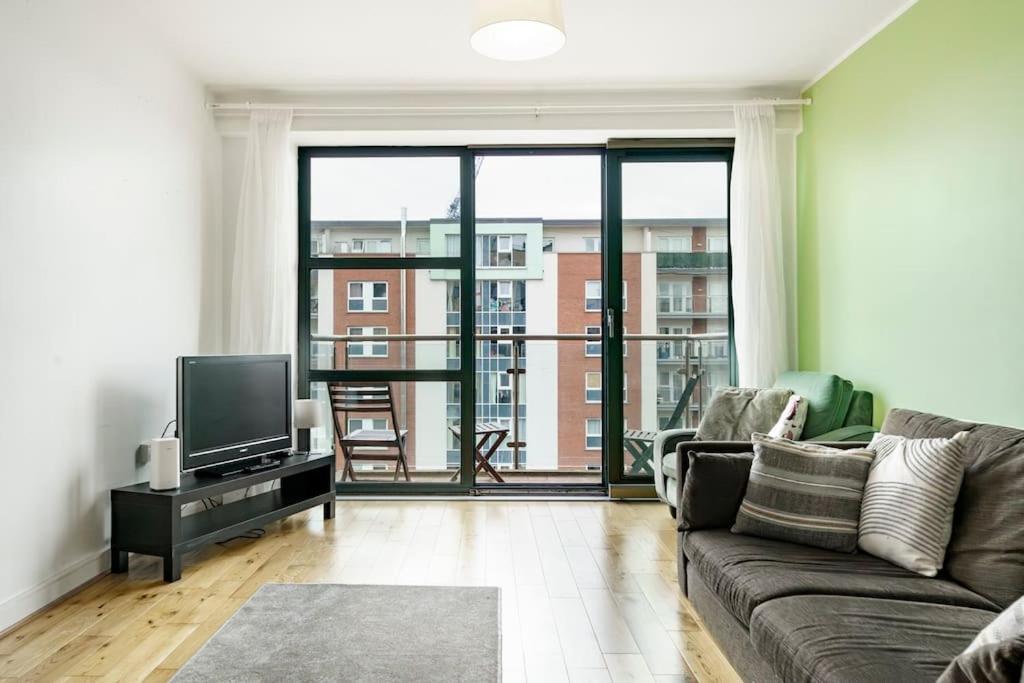 Stylish City Centre 2 Bedroom Apartment With Belfast Cityscape View Dış mekan fotoğraf