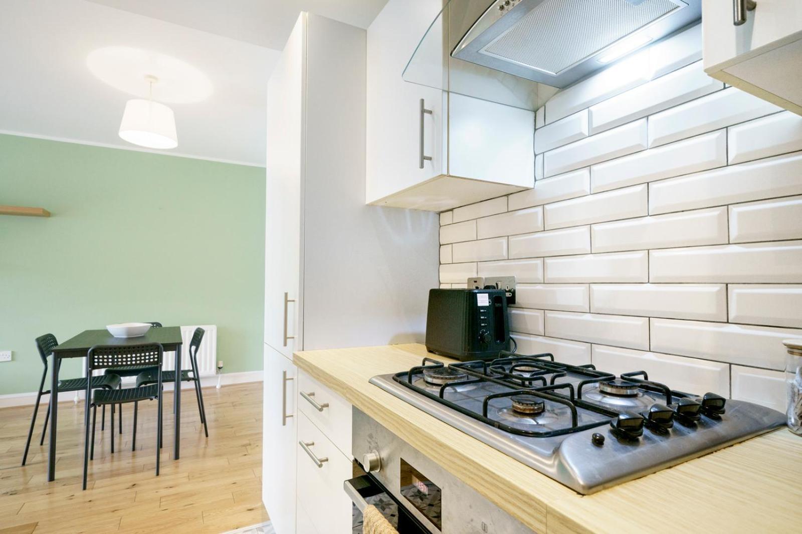 Stylish City Centre 2 Bedroom Apartment With Belfast Cityscape View Dış mekan fotoğraf