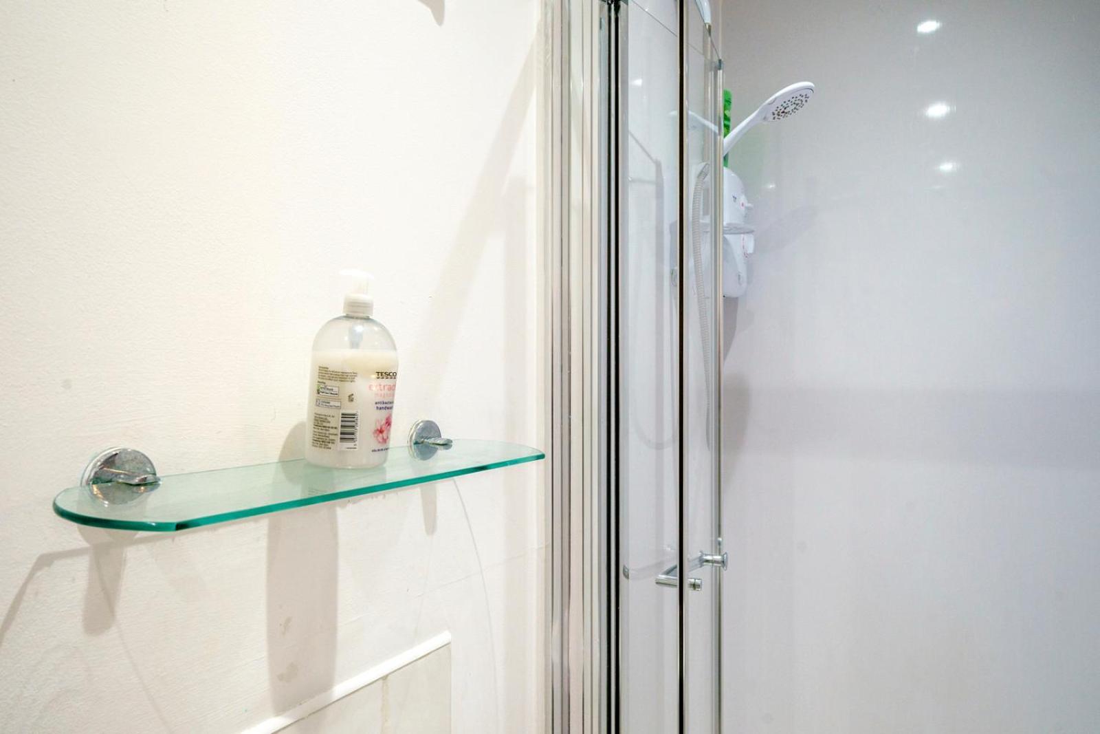 Stylish City Centre 2 Bedroom Apartment With Belfast Cityscape View Dış mekan fotoğraf